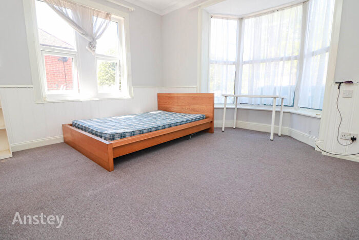 4 Bedroom End Of Terrace House To Rent In Milton Road, Southampton, SO15