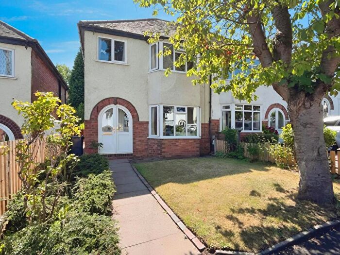 3 Bedroom Semi-Detached House For Sale In Maple Road, Sutton Coldfield, B72
