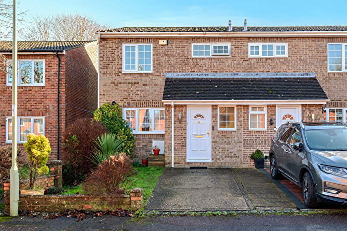 3 Bedroom End Of Terrace House For Sale In Carmichael Way, Basingstoke, RG22