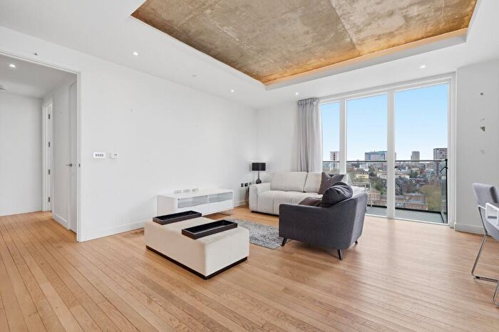 2 Bedroom Apartment For Sale In Park Vista Tower, Cobblestone Square, London, E1W