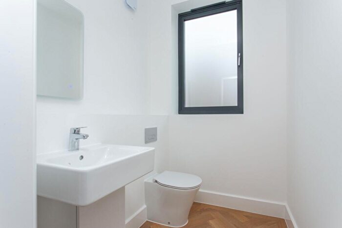 4 Bedroom Semi-Detached House To Rent In Officers View, Guston, CT15