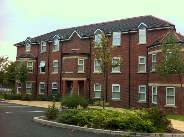 2 Bedroom Flat To Rent In The Ridings, Prenton, Wirral, CH43