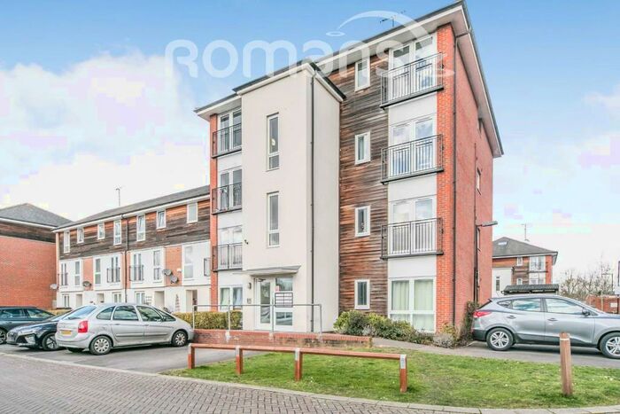 2 Bedroom Apartment To Rent In Meadow Way, Caversham, RG4