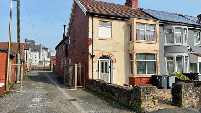 6 Bedroom End Of Terrace House For Sale In Chatsworth Avenue, FY2