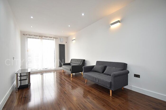 3 Bedroom Apartment To Rent In Simko House, Copperfield Road, Tower Hamlets, London, E3