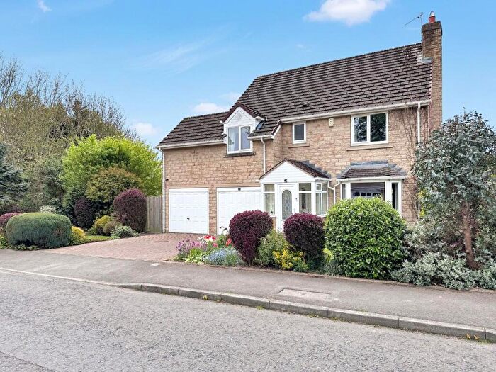 4 Bedroom Detached House For Sale In Ellar Gardens, Menston, LS29