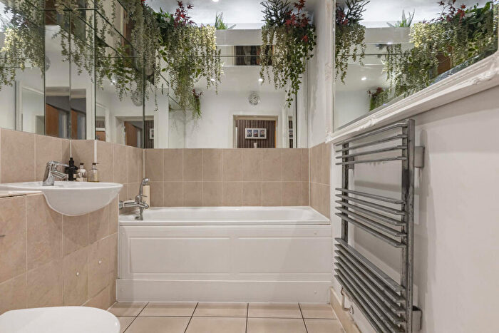 1 Bedroom Apartment For Sale In Cheshire Street, London, E2