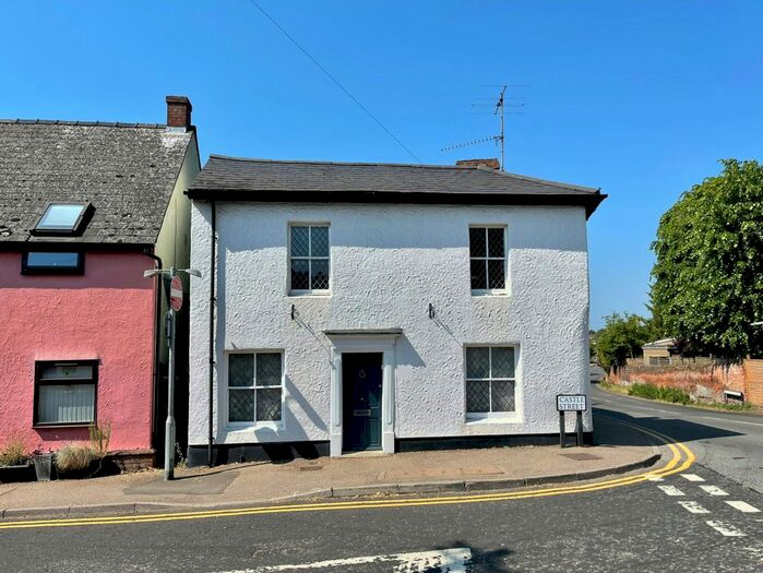 3 Bedroom Property To Rent In Castle Street, Saffron Walden, CB10
