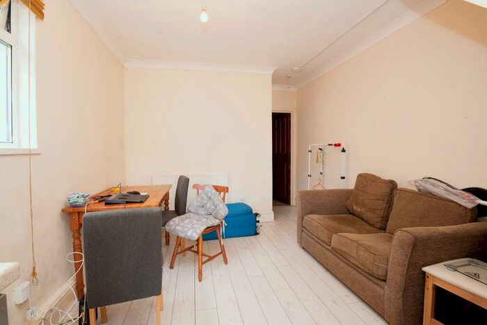 1 Bedroom Flat To Rent In Crwys Road, CF24