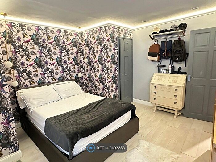 1 Bedroom Flat To Rent In Wisden House, London, SW8