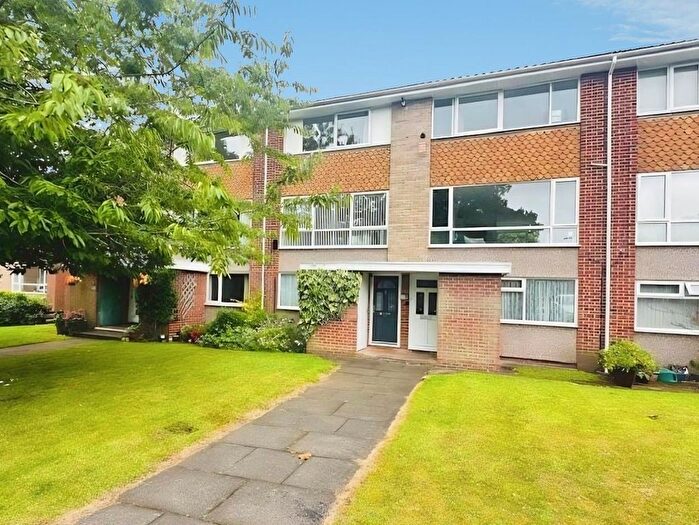2 Bedroom Flat For Sale In Little Sutton Lane, Sutton Court, Sutton Coldfield, B75