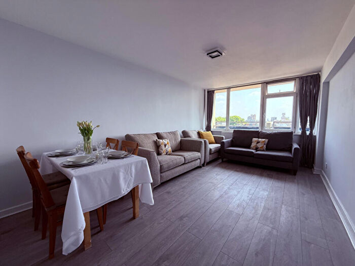 2 Bedroom Flat To Rent In Shoreditch House, Charles Square, London, N1