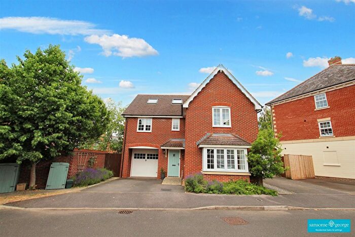 5 Bedroom Detached House To Rent In Woodthorne Close, Tilehurst, Reading, RG31
