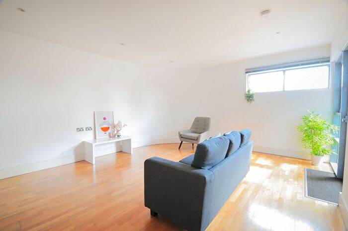 2 Bedroom Flat To Rent In Whitworth Street, Manchester, M1