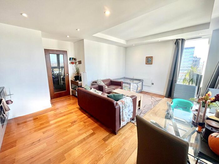 2 Bedroom Apartment For Sale In Newport Road, Cardiff, CF24