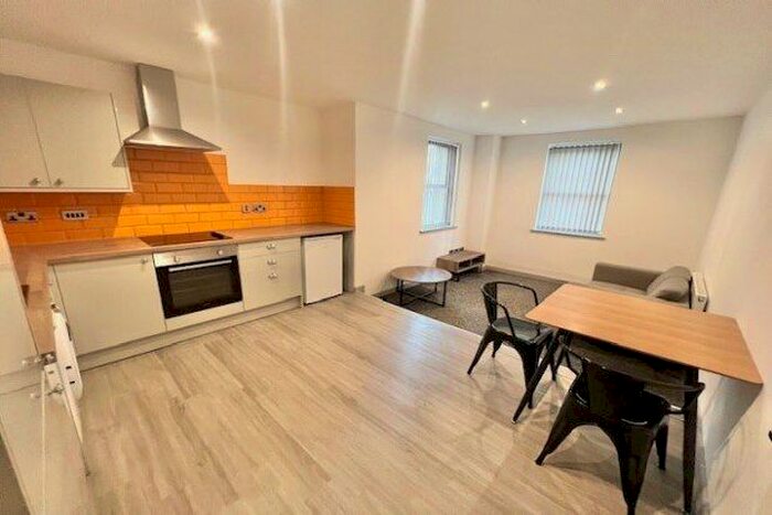 1 Bedroom Flat To Rent In Blackwall, Halifax, HX1