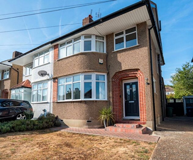 4 Bedroom Semi-detached House For Sale In St. Edmunds Drive, Stanmore, HA7