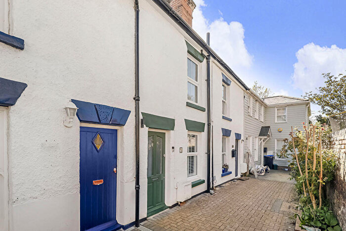 3 Bedroom Terraced House For Sale In Portsmouth Road, Thames Ditton, KT7