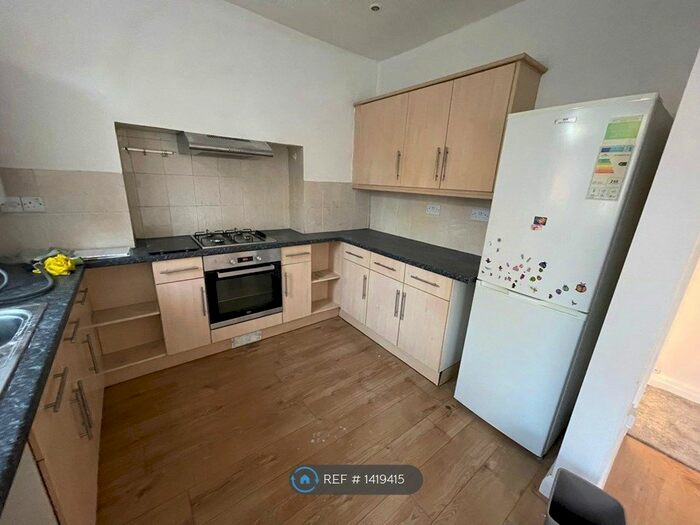 3 Bedroom Semi-Detached House To Rent In Ivanhoe Drive, Harrow, HA3