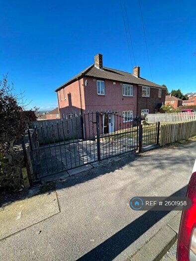3 Bedroom Semi Detached House To Rent In Ramshead Drive, Leeds, LS14
