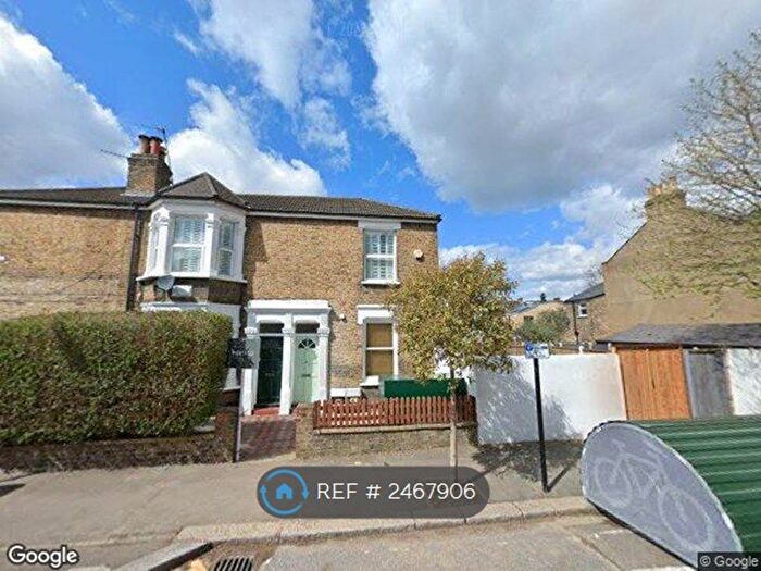 2 Bedroom Flat To Rent In Newport Road, London, E10