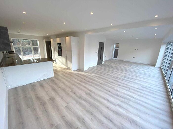 5 Bedroom Detached House To Rent In Crouch Lane, Goffs Oak, EN7