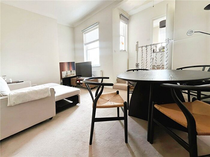 1 Bedroom Flat To Rent In Percy Road, London, W12