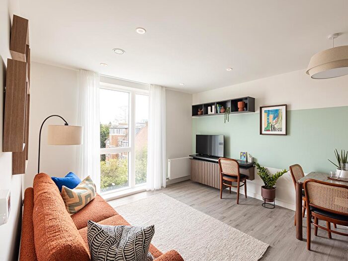 1 Bedroom Apartment For Sale In Station Approach, London, N12