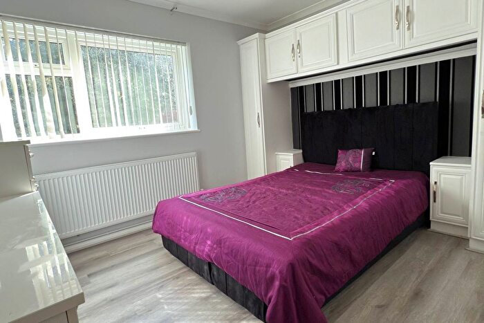 1 Bedroom Flat For Sale In Hogarth Court, Steeplands, Bushey, WD23