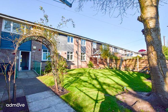 1 Bedroom Apartment To Rent In Hurst Avenue, Sale, M33