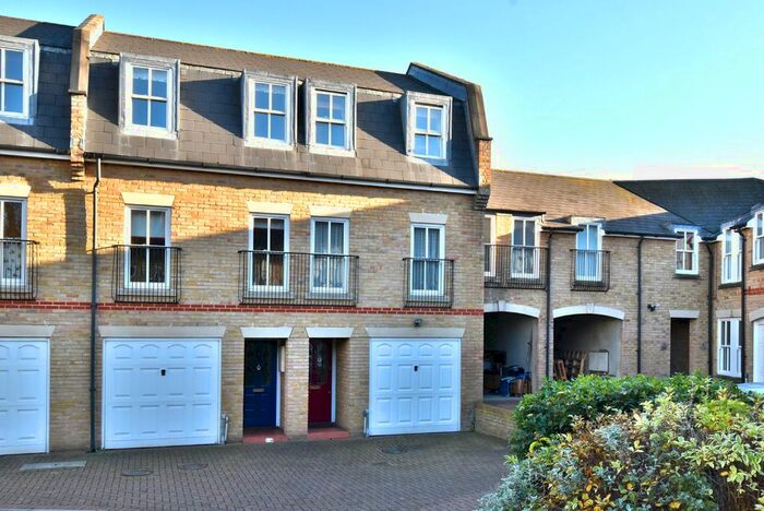2 Bedroom Town House To Rent In Sussex Mews, Catford, London SE6