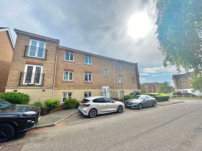 2 Bedroom Flat To Rent In Windermere Avenue, Purfleet-On-Thames, RM19