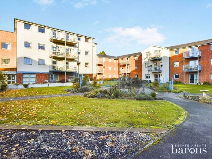 1 Bedroom Apartment For Sale In New Road, Basingstoke, Hampshire, RG21