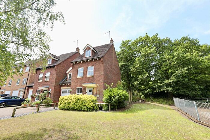 4 Bedroom End Of Terrace House For Sale In Laurel Court, Beverley, HU17