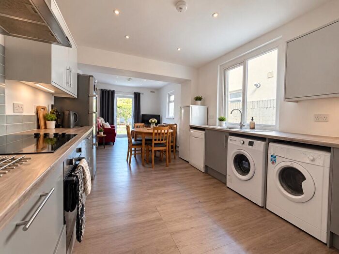 5 Bedroom Terraced House To Rent In Malefant Street, Cathays, CF24