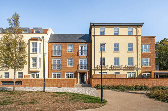 2 Bedroom Flat For Sale In Old Market Place, Farnham, Surrey, GU9