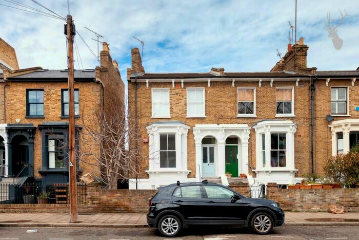3 Bedroom Maisonette To Rent In Penshurst Road, Victoria Park Village, London, E9