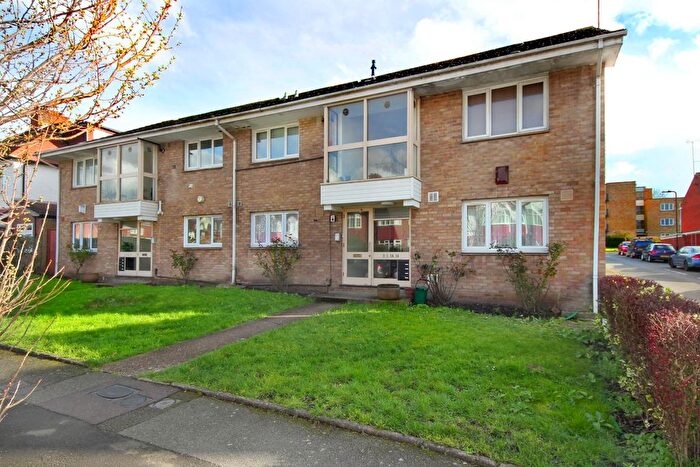 1 Bedroom Flat To Rent In Glencairn Drive, W5