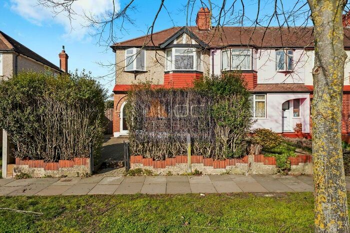 3 Bedroom End Of Terrace House To Rent In Wood End Lane, Northolt, UB5