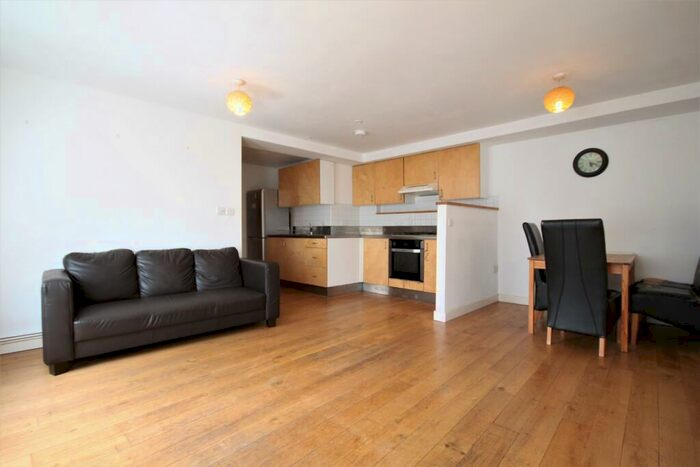 3 Bedroom Flat To Rent In Brecknock Road, Tufnell Park, N7