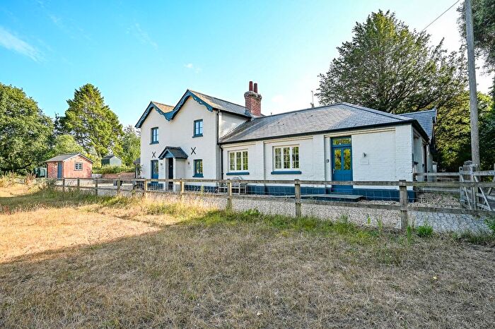 4 Bedroom Detached House For Sale In Sopley, Christchurch, BH23