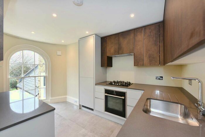 2 Bedroom Flat To Rent In Mattock Lane, London, W5