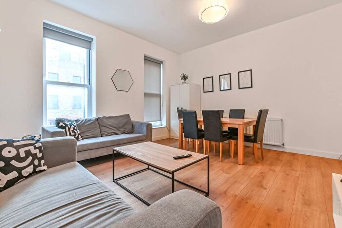 3 Bedroom Maisonette To Rent In Holloway Road, Holloway, London, N7