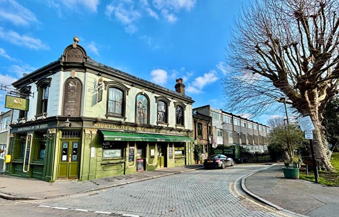 1 Bedroom Flat To Rent In Carlton Terrace, Wanstead, E11