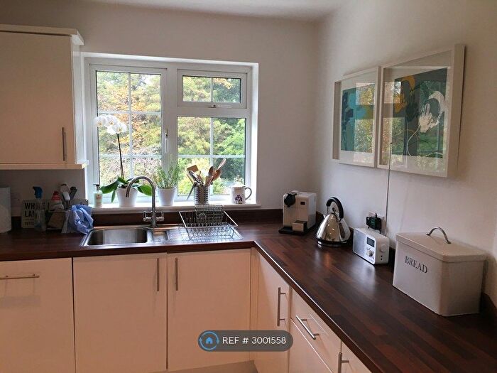 2 Bedroom Flat To Rent In Broadwater Down, Tunbridge Wells, TN2