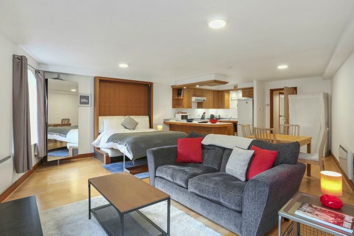 Studio To Rent In Shad Thames, London, SE1