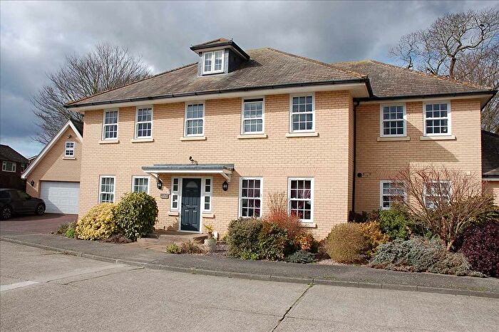 5 Bedroom Detached House For Sale In Bristowe Avenue, Great Baddow, Chelmsford, CM2