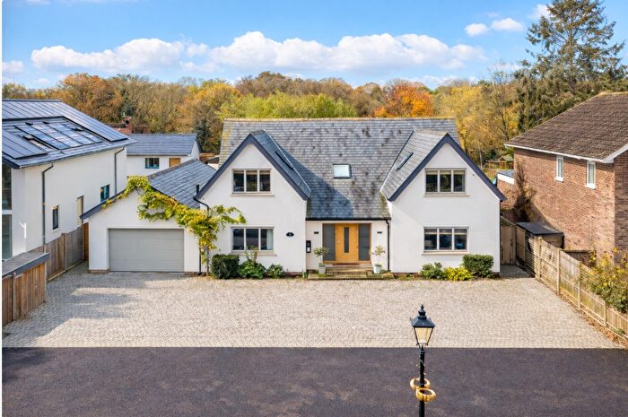 5 Bedroom Detached House For Sale In Burnham Green Road, Welwyn, Hertfordshire, AL6