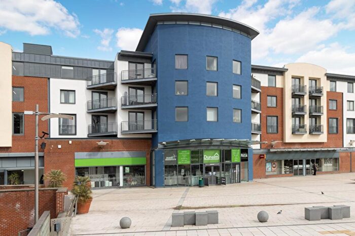 2 Bedroom Flat For Sale In Lower Tanbridge Way, The Forum Lower Tanbridge Way, RH12