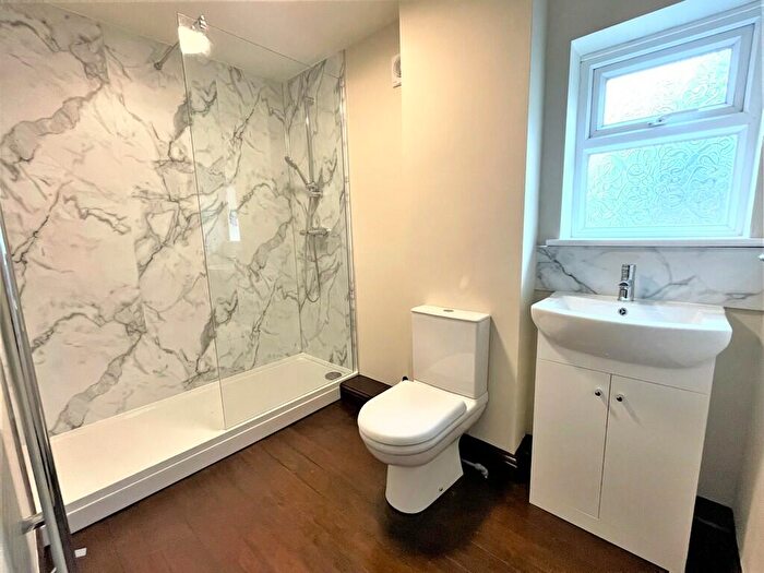 1 Bedroom Flat To Rent In New Park Grove, Farsley, LS28